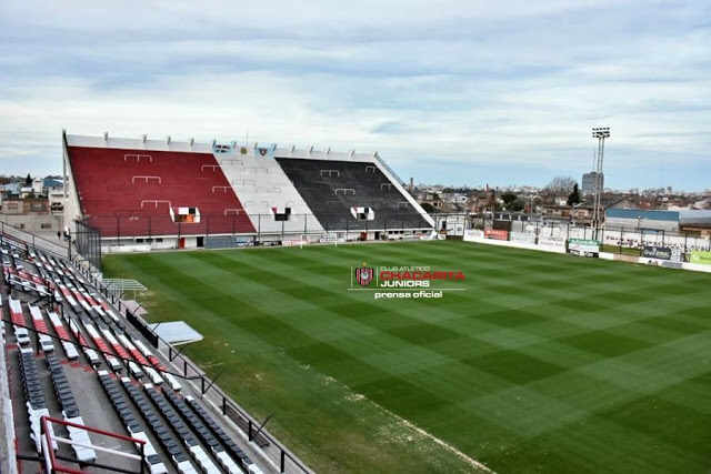 Estadio Chacarita tribuna local