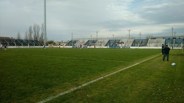 estadio Rivadavia Necochea tribuna