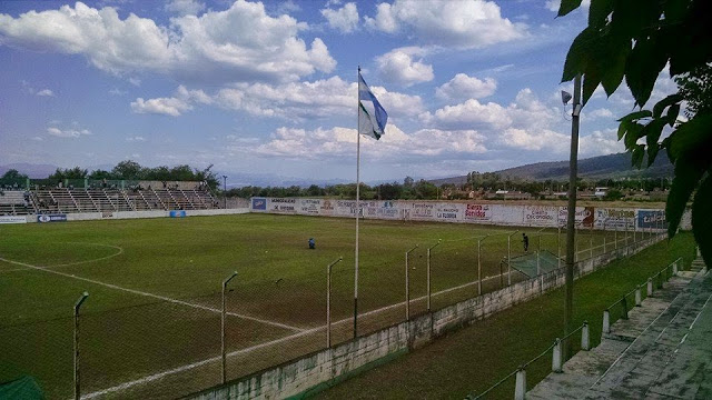 Estadio Atlético Chicoana de Salta atras del arco
