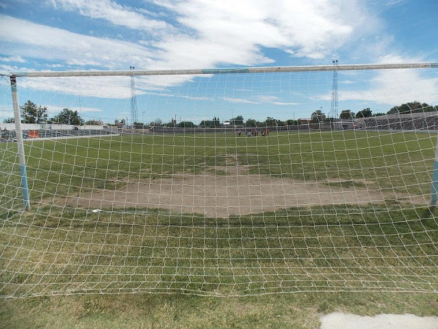 San Martín de Cipolletti cancha de San Martín de Cipolletti desde atras de un arco