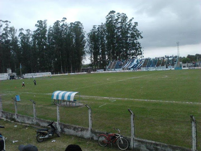 Estadio de Deportivo Marapa de Juan Bautista Alberdi tribuna