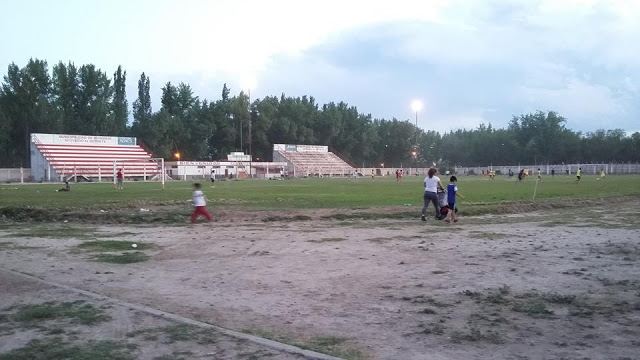 cancha de Centro Deportivo Rivadavia tribunas2