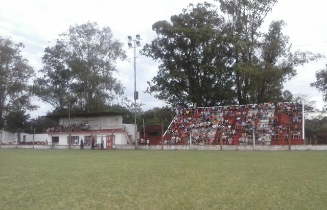 estadio de Atlético Candelaria tribuna