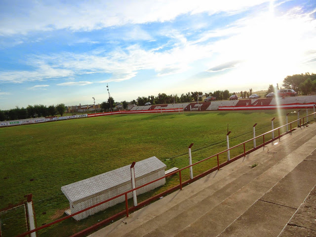 Atlético Macachín cancha de Atlético Macachín tribuna2